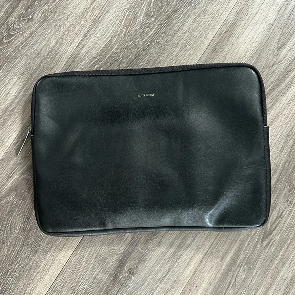 Matt and Nat Black Laptop Sleeve 15 Inch Vegan Padded Tablet